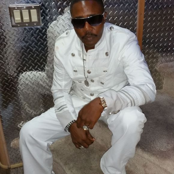 Meet your Posher, Byron - Picture 1 of 1